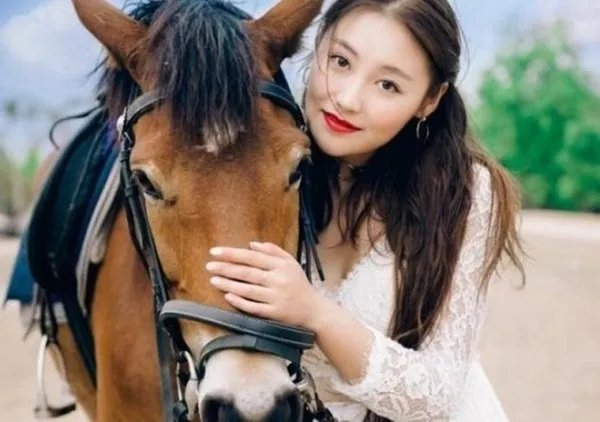 《陈翔六点半》中,刘洁是怎么死的?