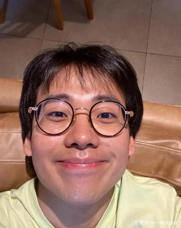 为什么郭麒麟现在登上了这么多的综艺，背后到底有谁在为其撑腰？