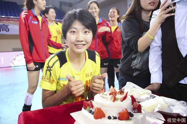 袁心玥会成为中国女排历史上的又一传奇副攻吗？