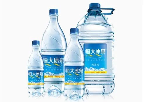 中国十大矿泉水品牌排行榜,农夫山泉称霸(百岁山垫底)
