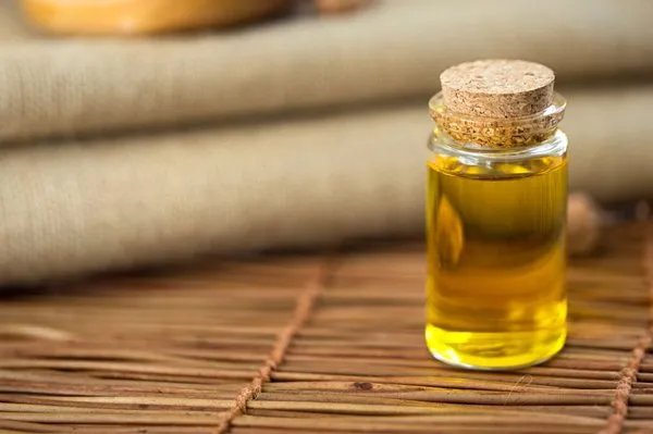 口服乳香精油的危害