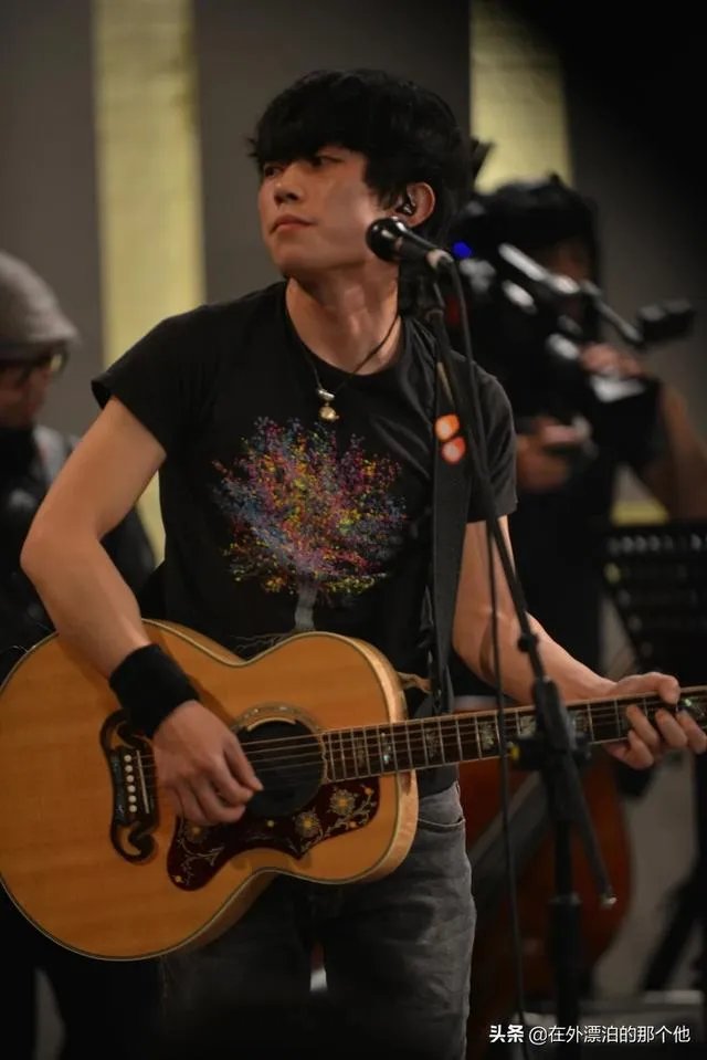 如何评价《歌手》2017第五期赵雷被淘汰？