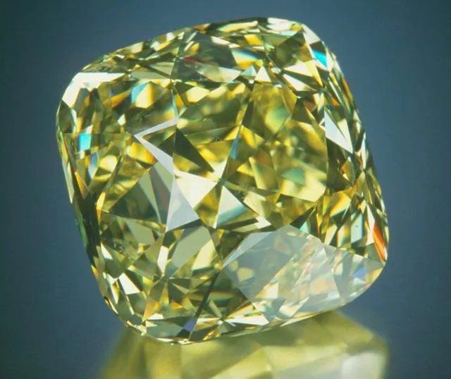 有什么稀有的彩钻吗？