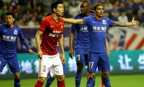 广州恒大2-0大胜上海申花，两队的实力差距有多大？