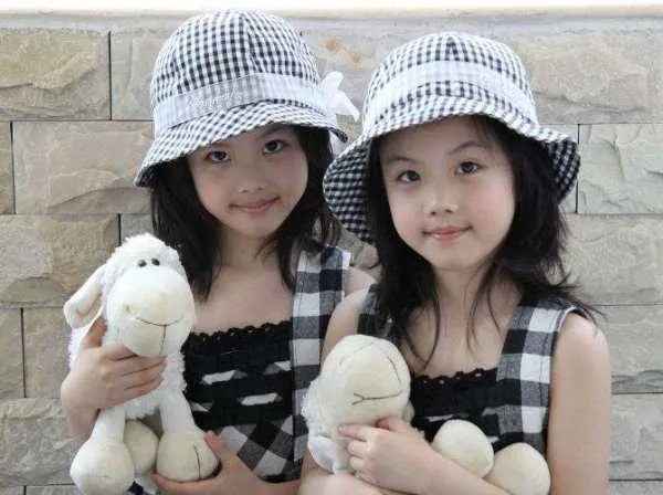 那些能怀上几胞胎的人上辈子是不是因为积了什么阴德才会这么幸运呢？