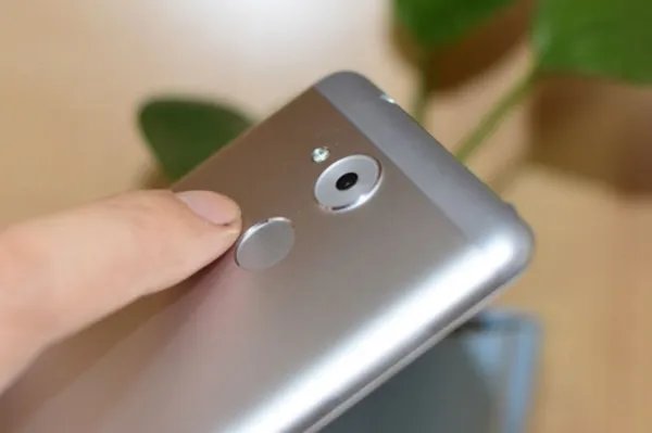 拍照比剪刀手会泄露指纹信息上热搜，还有哪些解锁方式有风险？