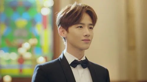 白敬亭说我曾是顶流现在只能耍猴上热搜，他还有哪些有趣发言？