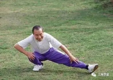 专家建议女性退休年龄延至55岁，延迟退休的原因是什么？