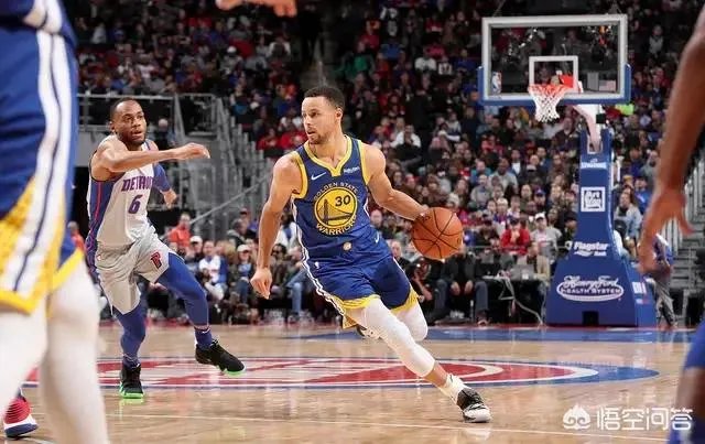 勇士102:111活塞,库里复出得27分,怎么评价库里本场比赛的表现?