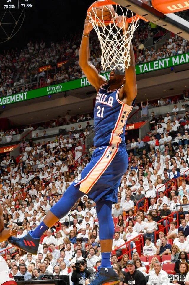 白边自称是传统中锋代表，曾经和恩比德大打口水战，今天两人场上相遇，结果如何？