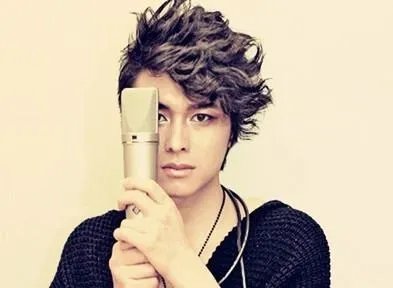 分开的时候你一滴眼泪没流是什么歌？