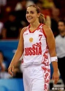 马刺波波维奇轮休，代替他执教的不是女助教贝基哈蒙，你如何评价？