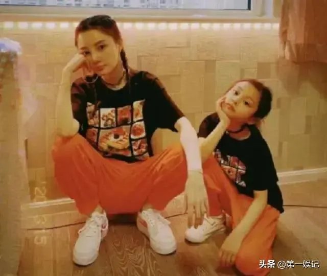 对于李小璐复出，大家有什么看法？