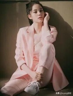 欧阳娜娜家里有钱，她身材好、长相甜美，你喜欢她吗？