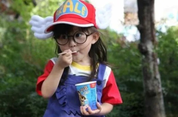 上过快乐大本营的小葡萄现况如何：照片曝光容貌变样