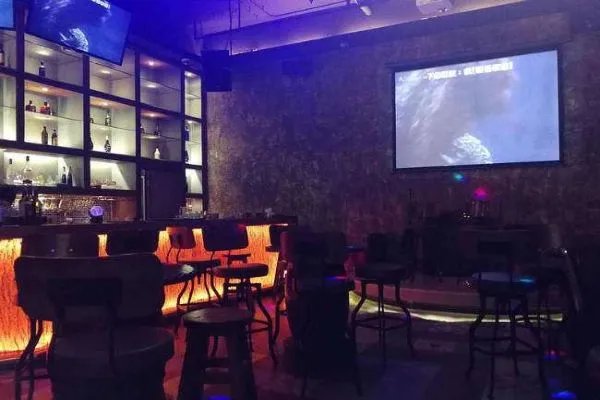 广州十大酒吧，苏荷酒吧上榜CK，vins充满科技感