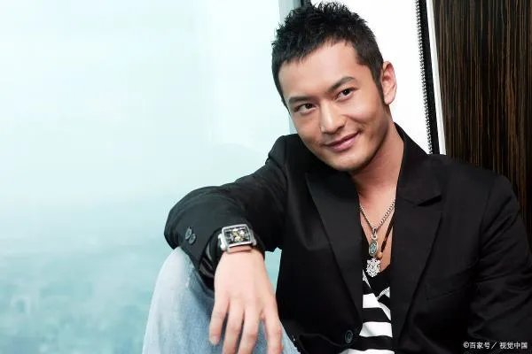 蒋欣霸气辟谣与黄晓明恋情，两人同一酒店约健身，称是兄弟关系，真的吗？