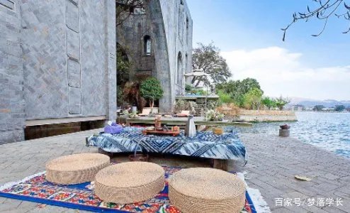 杨丽萍的豪华宫殿被查，内部肮脏不堪，网友直呼封的好，究竟咋回事？