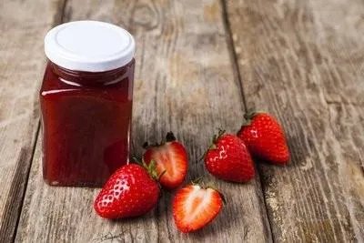 家庭自制草莓酱的做法？