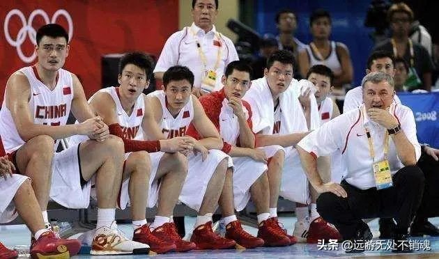 男篮无缘直通奥运，这批球员成长后能赶上他们前辈吗？