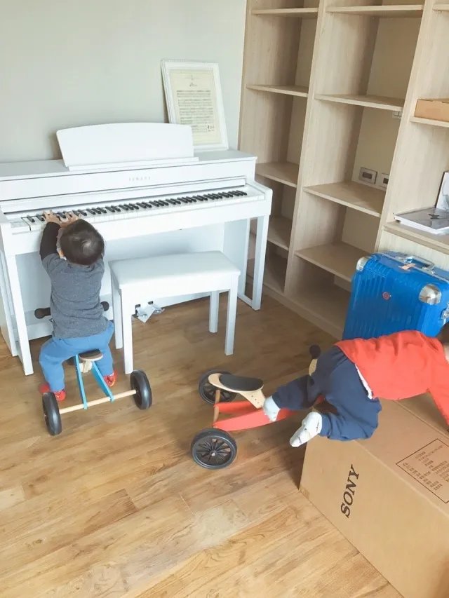 周杰伦气哭,同是养两孩为嘛范玮琪的豪宅还那么仙