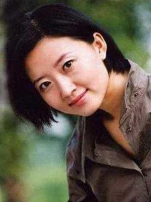 董卿工资是多少 央视主持人工资单一览表