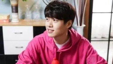 杨幂魏大勋被拍，谁还记得应采儿的预言？一说一个准，绝了！你知道吗？