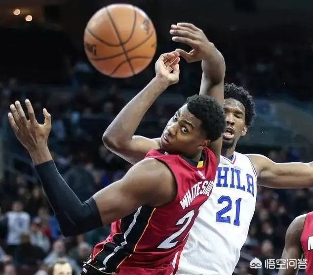 白边自称是传统中锋代表，曾经和恩比德大打口水战，今天两人场上相遇，结果如何？