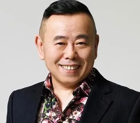 潘长江女婿身份曝光，背景大有来头，难怪女儿被称“潘十亿”，他女婿是谁？