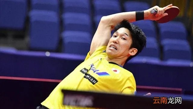 电视台公开道歉 试打乒乓球摔骨折