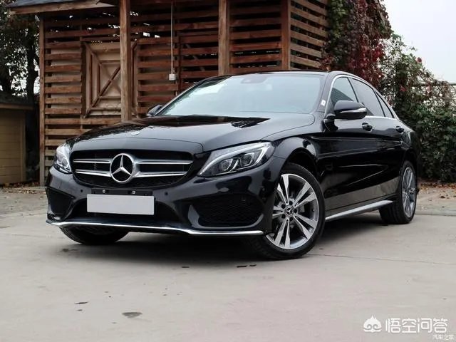 奔驰和宝马开起来有什么区别？