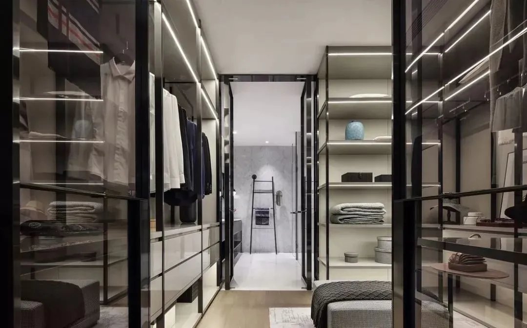 谁说小户型不能有衣帽间？照这样布局设计，把衣帽间塞进你的小家
