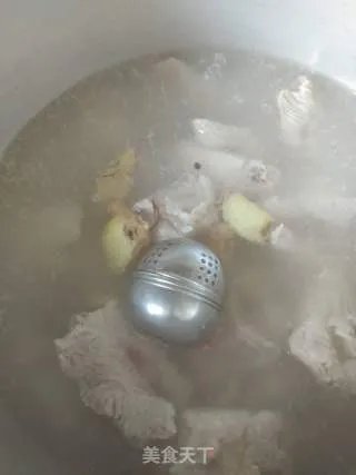 海带黄豆排骨汤