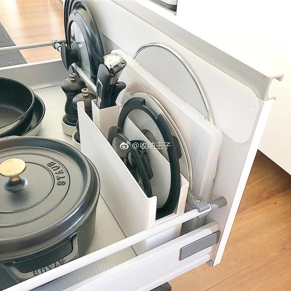 今天收纳王子给大家分享下厨房的收纳，如何打造一间井然有序的厨...