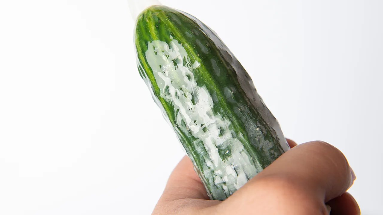 男性荷尔蒙分泌失调的原因是什么？男性荷尔蒙失调应该怎么办？