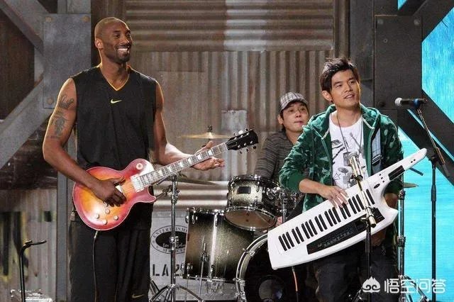 周杰伦和科比谁的收入更高,有哪些依据?