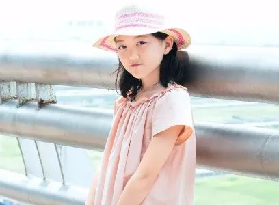 李嫣深夜发文被指大尺度，疑似少女青春期萌动，你怎么看？