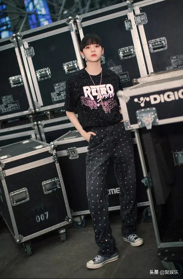 欧阳娜娜家里有钱，她身材好、长相甜美，你喜欢她吗？