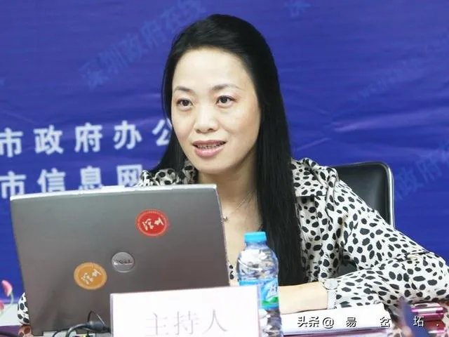 四川主持人齐丹个人照片？