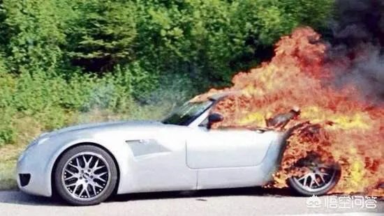 温州：疑因堵车油门踩踩停停！400万兰博基尼自燃烧成空壳，车还是借的, 你怎么看？