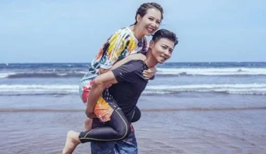 蔡少芬孕肚照曝光(组图)