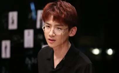 关于白敬亭连续六年发十月文案一事，你有何看法？