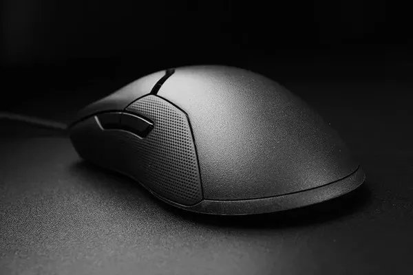 Razer Viper毒蝰游戏鼠标拆解评测