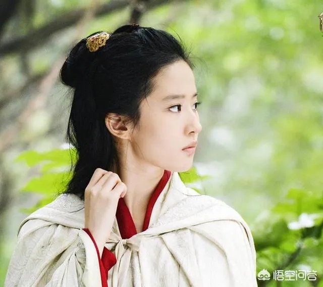 刘亦菲出席活动，为什么一句“我不忙”引发热议？