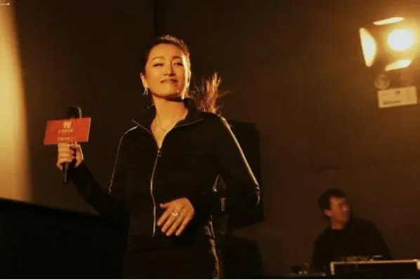 陈可辛大赞巩俐三页纸台词一条过，对此你怎么看？