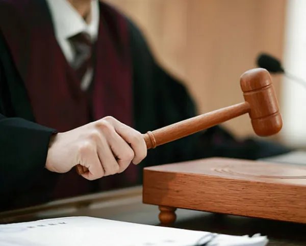 授薪合伙人和授薪律师是一个意思吗