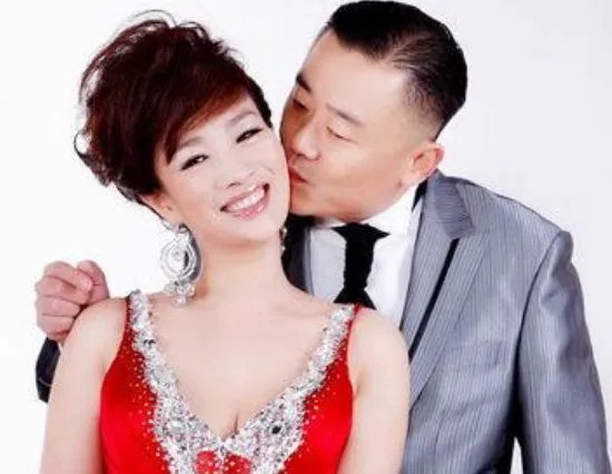 贬低郭德纲太俗，骂徐峥是头猪，枪毒案后销声匿迹的周立波，如今怎么样了？