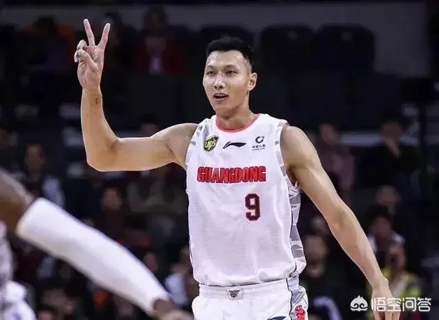 刘冠岑误伤易建联，不仅不道歉反倒回应做事不是做秀做好自己，请球迷思考，你怎么看？