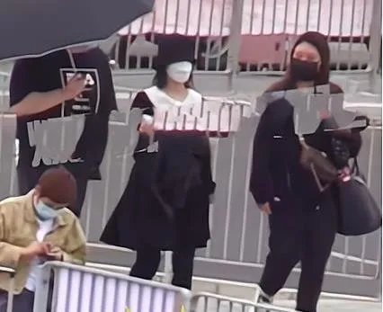 谢娜挺超大孕肚现身深圳，张杰紧随呵护爱妻，他们的感情为何一直这么好？