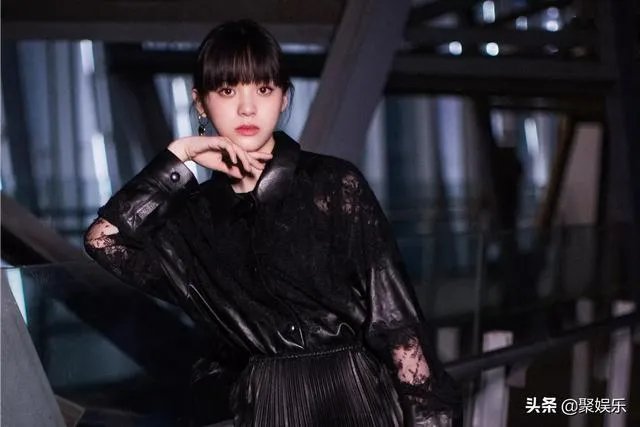 欧阳娜娜家里有钱，她身材好、长相甜美，你喜欢她吗？